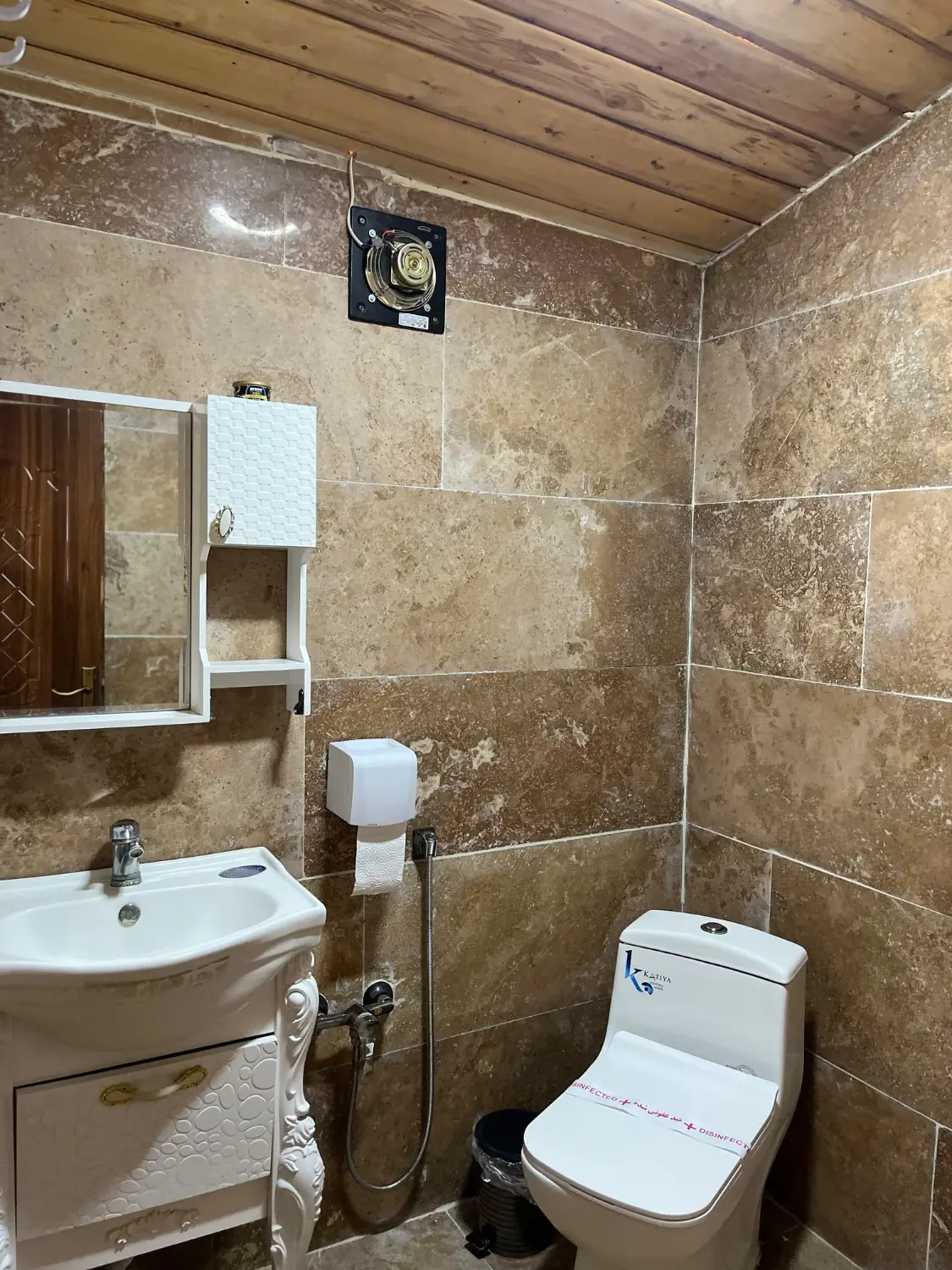 کلبه سوئیسی چیکا ( افرا )