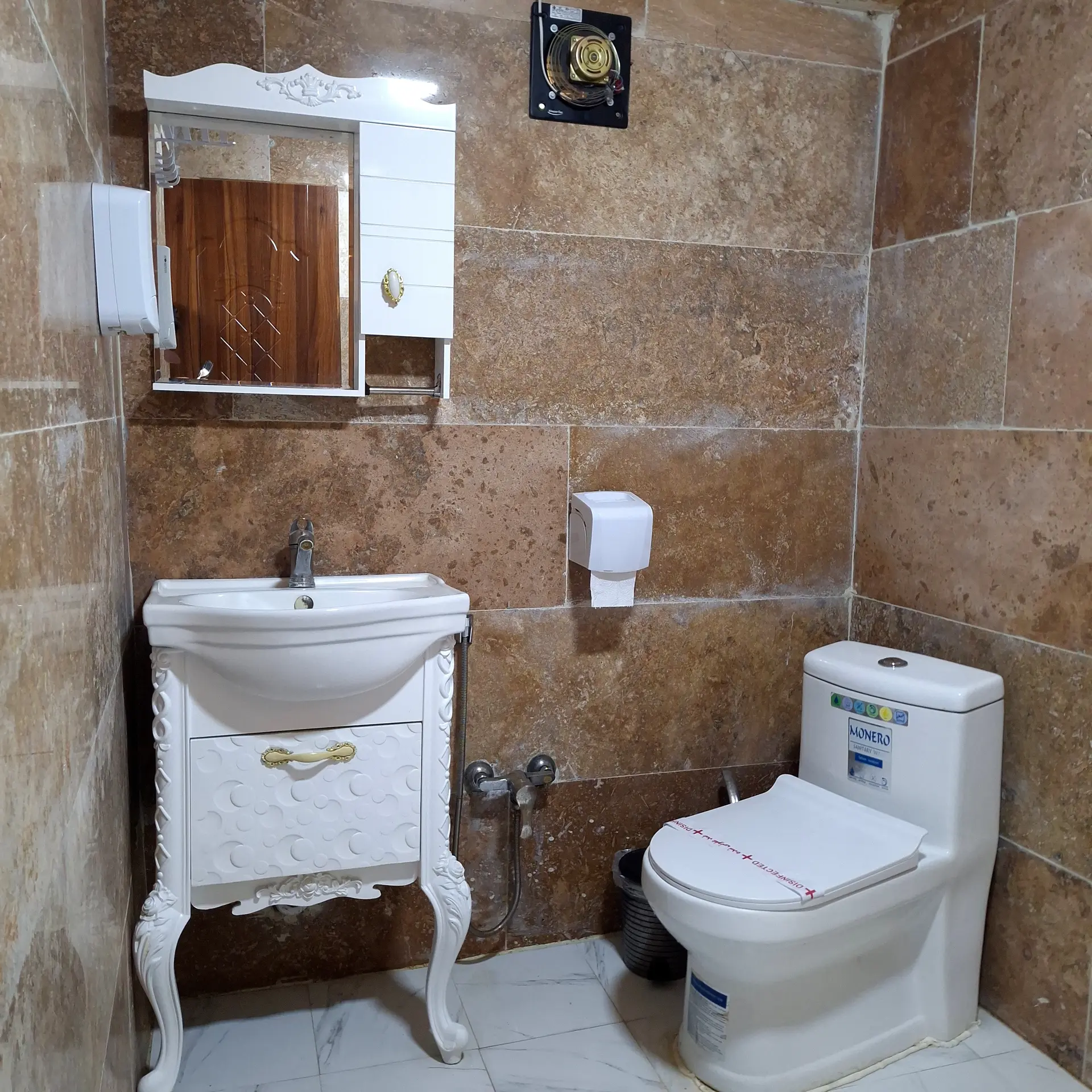 کلبه سوئیسی چیکا (بلوط)