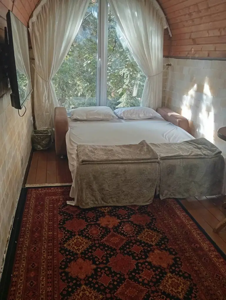 کلبه هتل باغ آرامش