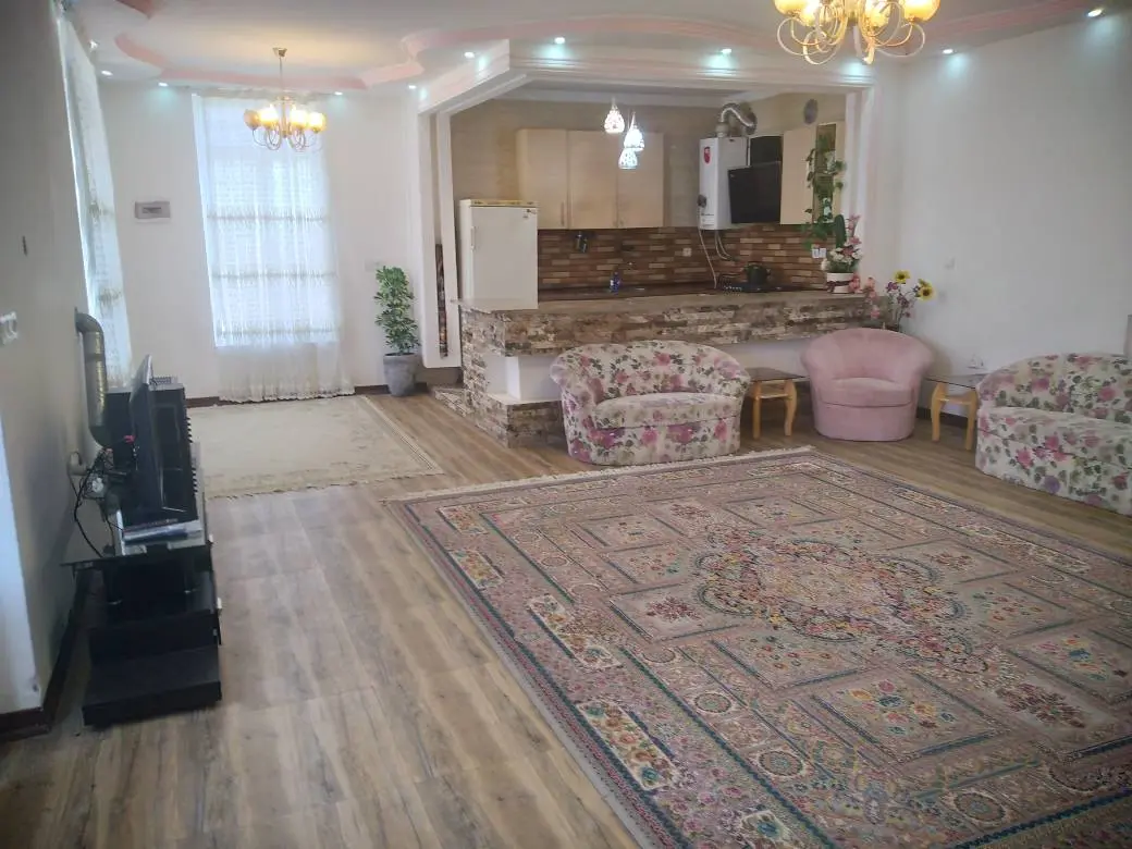 اجاره ویلا باغ با استخر آبگرم در گویم