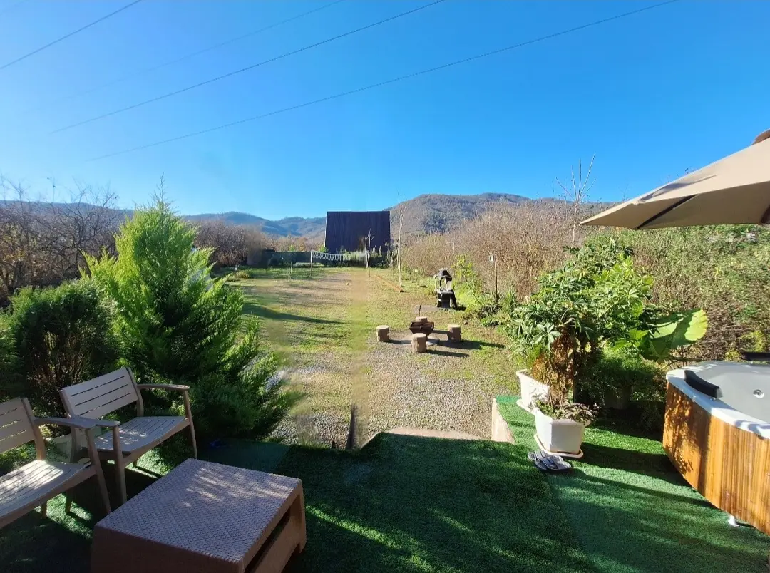 کلبه چوبی سوئیسی فرشاد