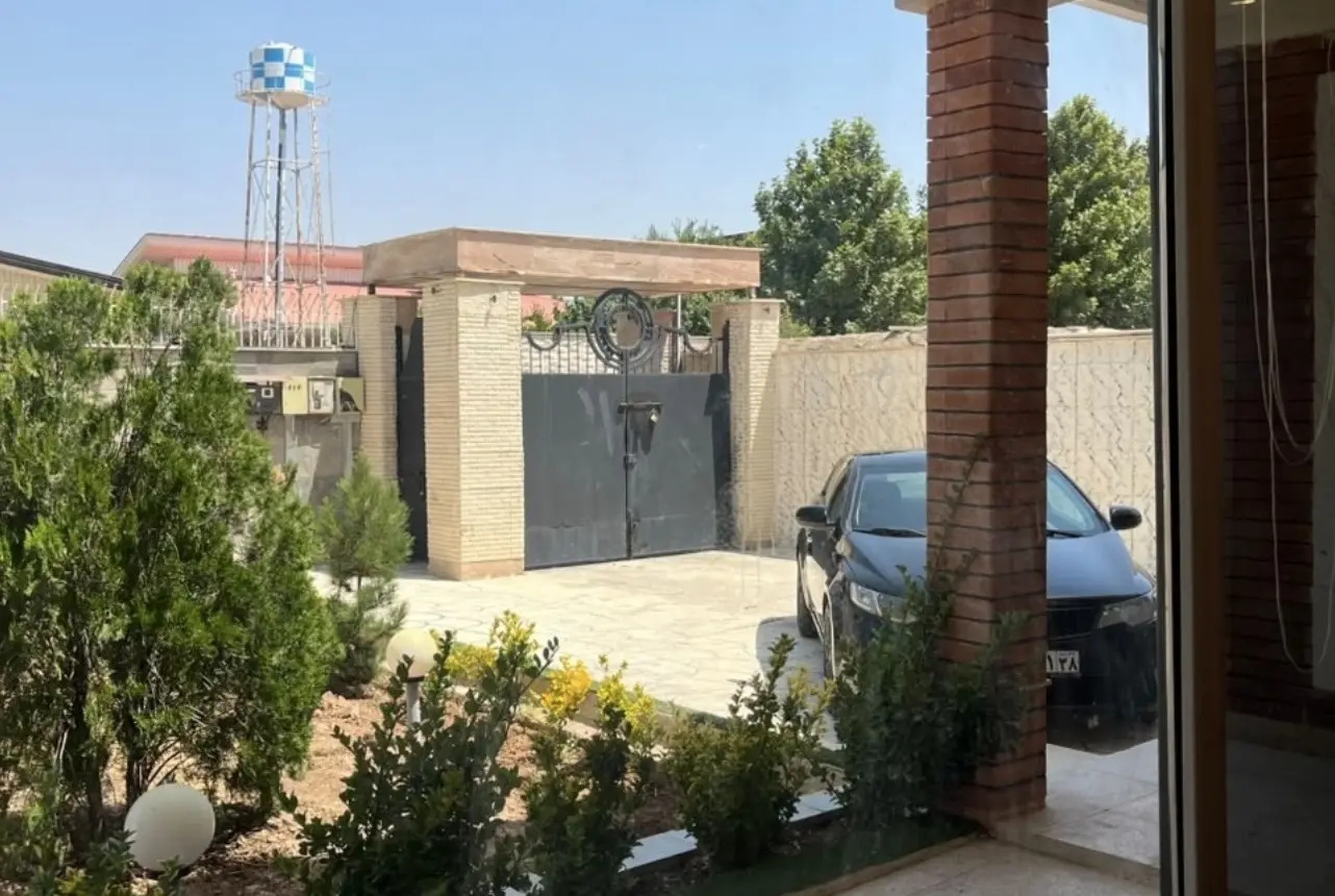 ویلای استخردار سرپوشیده چهارفصل آرنا