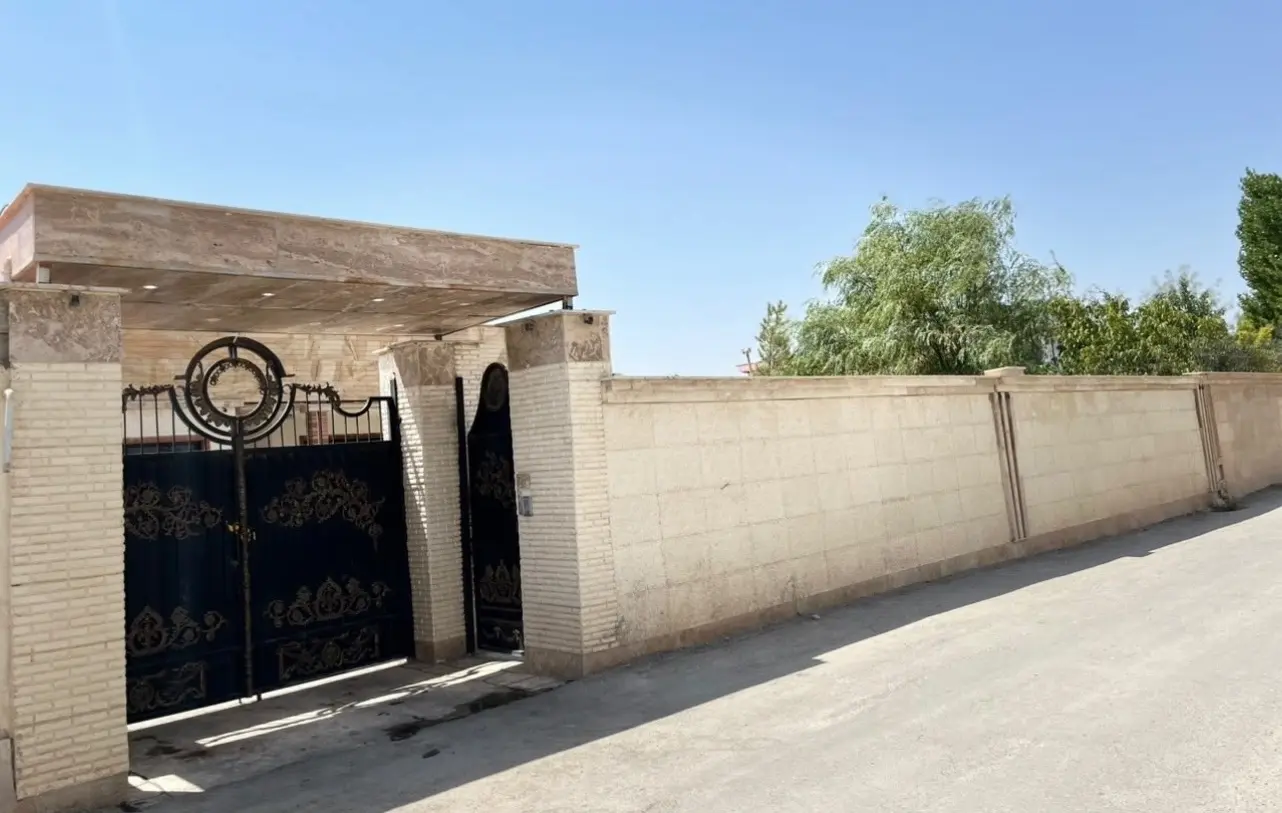 ویلای استخردار سرپوشیده چهارفصل آرنا