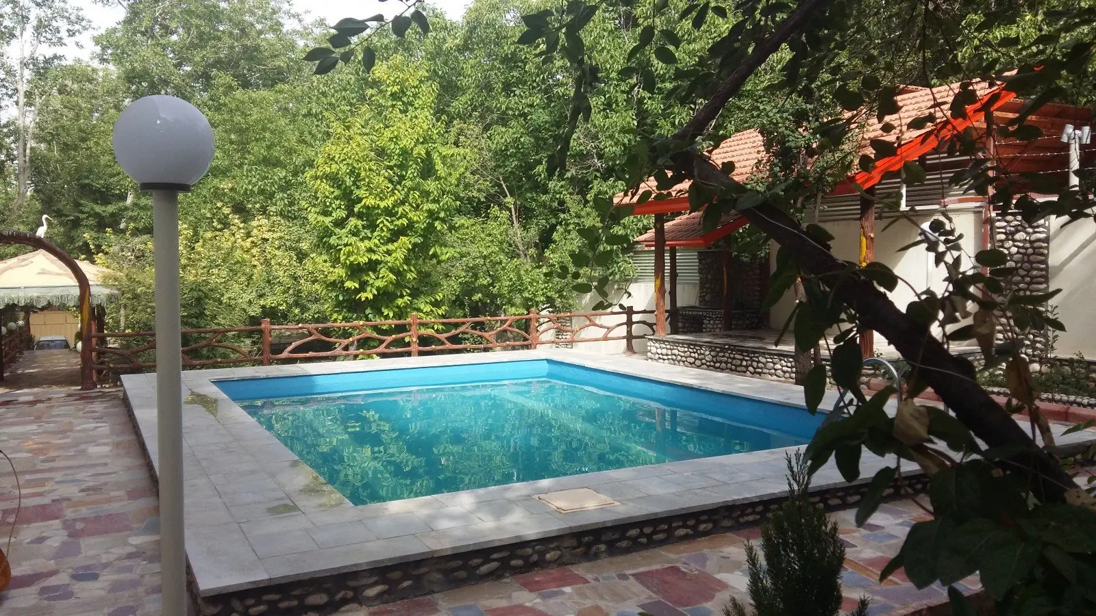 اجاره باغ برای میهمانی در اصفهان -باغ بهادران