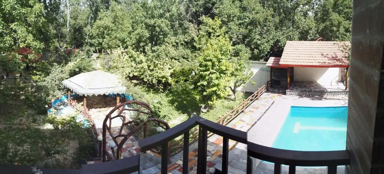 اجاره باغ برای میهمانی در اصفهان -باغ بهادران