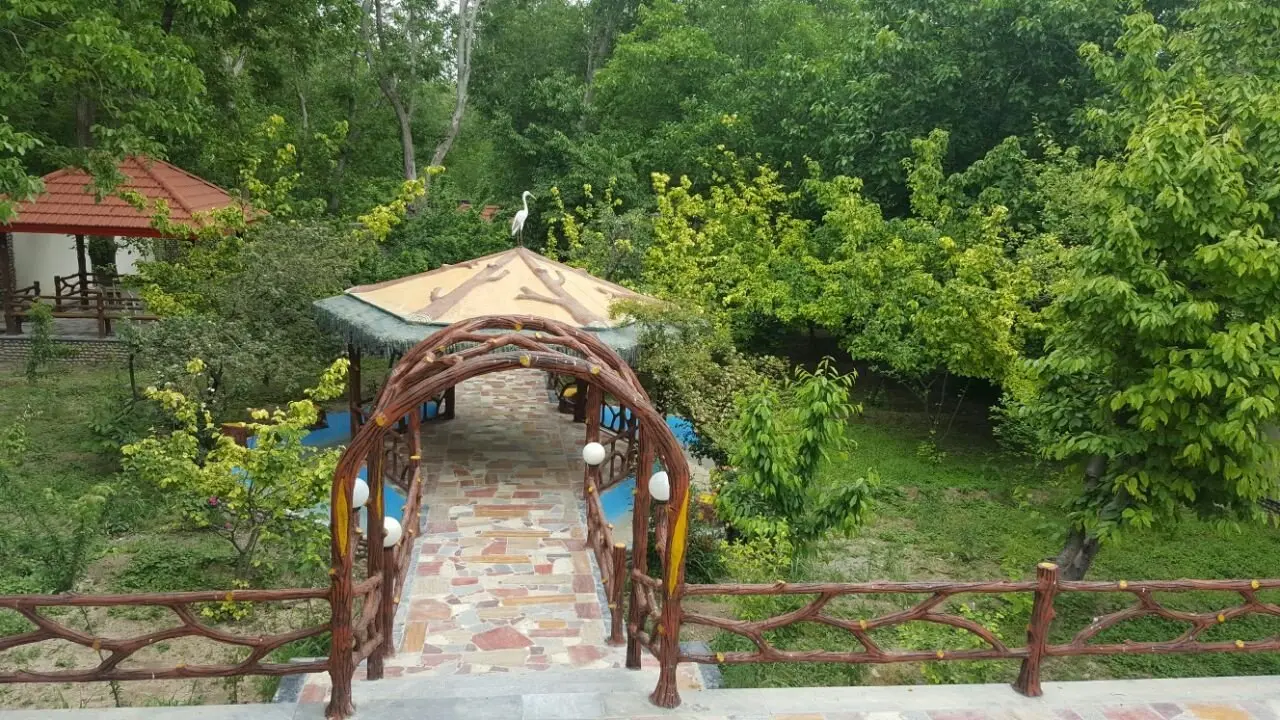 اجاره باغ برای میهمانی در اصفهان -باغ بهادران