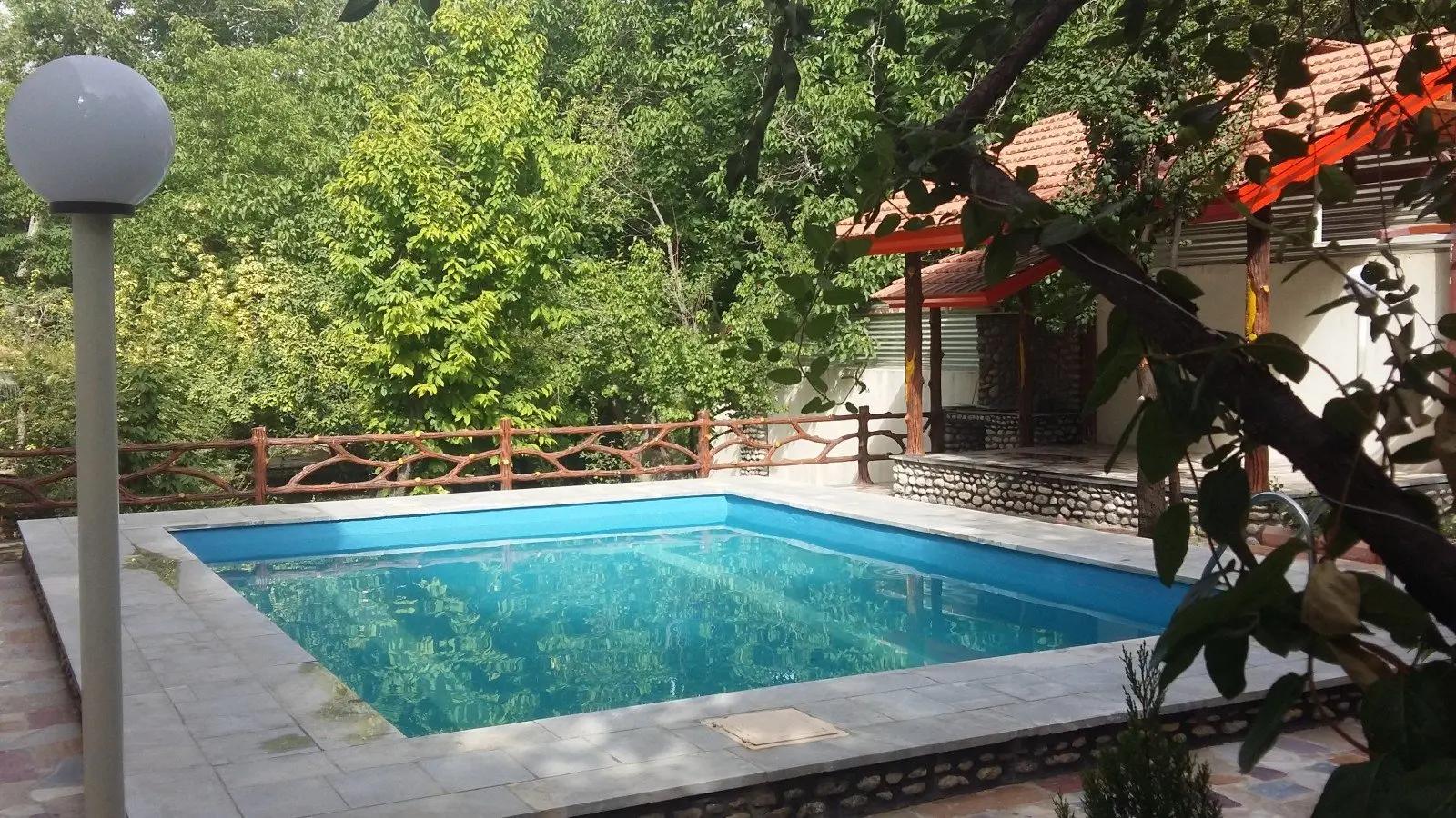 اجاره باغ برای میهمانی در اصفهان -باغ بهادران