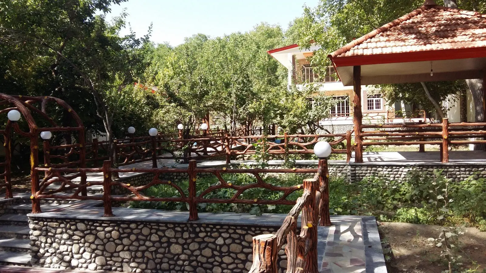 اجاره باغ برای میهمانی در اصفهان -باغ بهادران