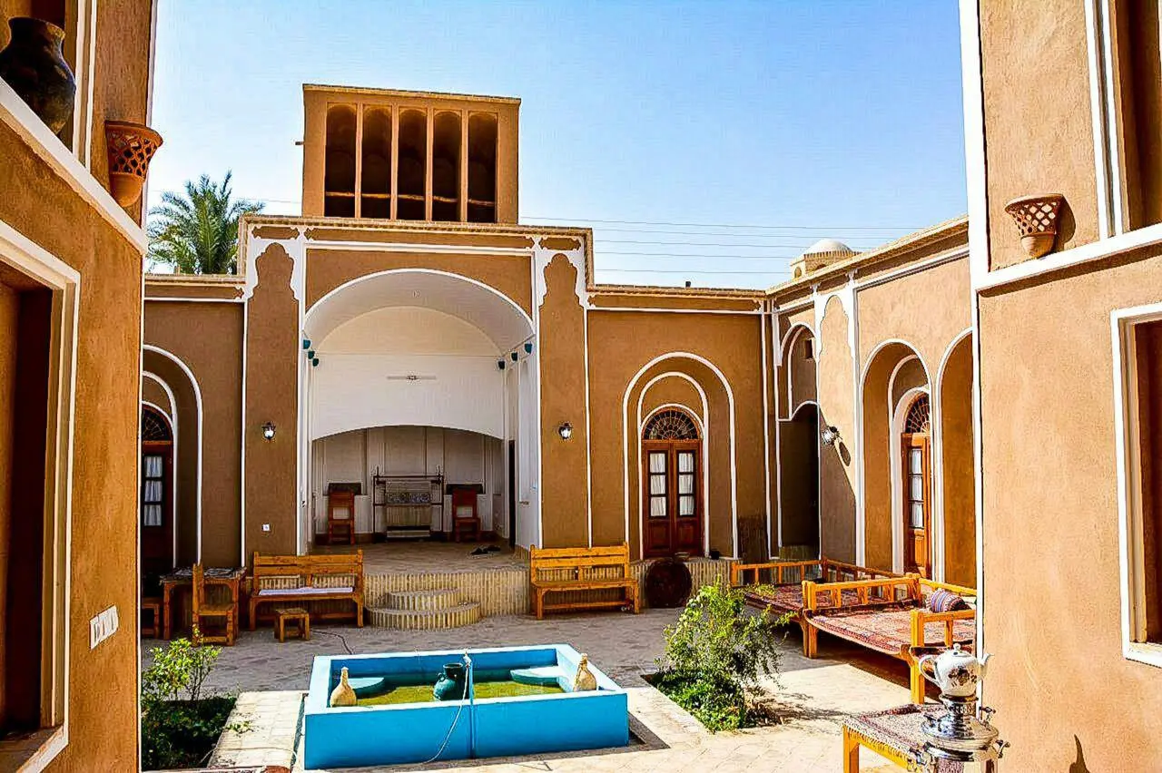 سوئیت اجاره ای در اردکان