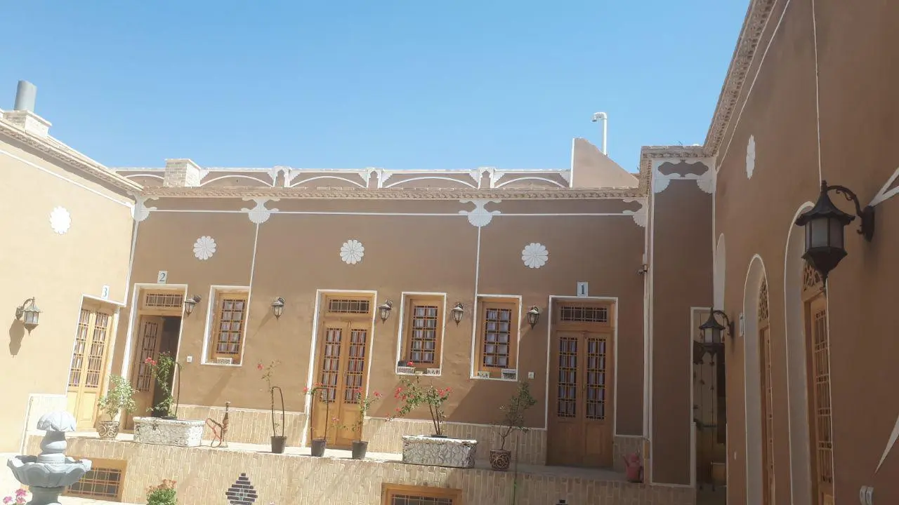 اقامت ارزان قیمت یزد