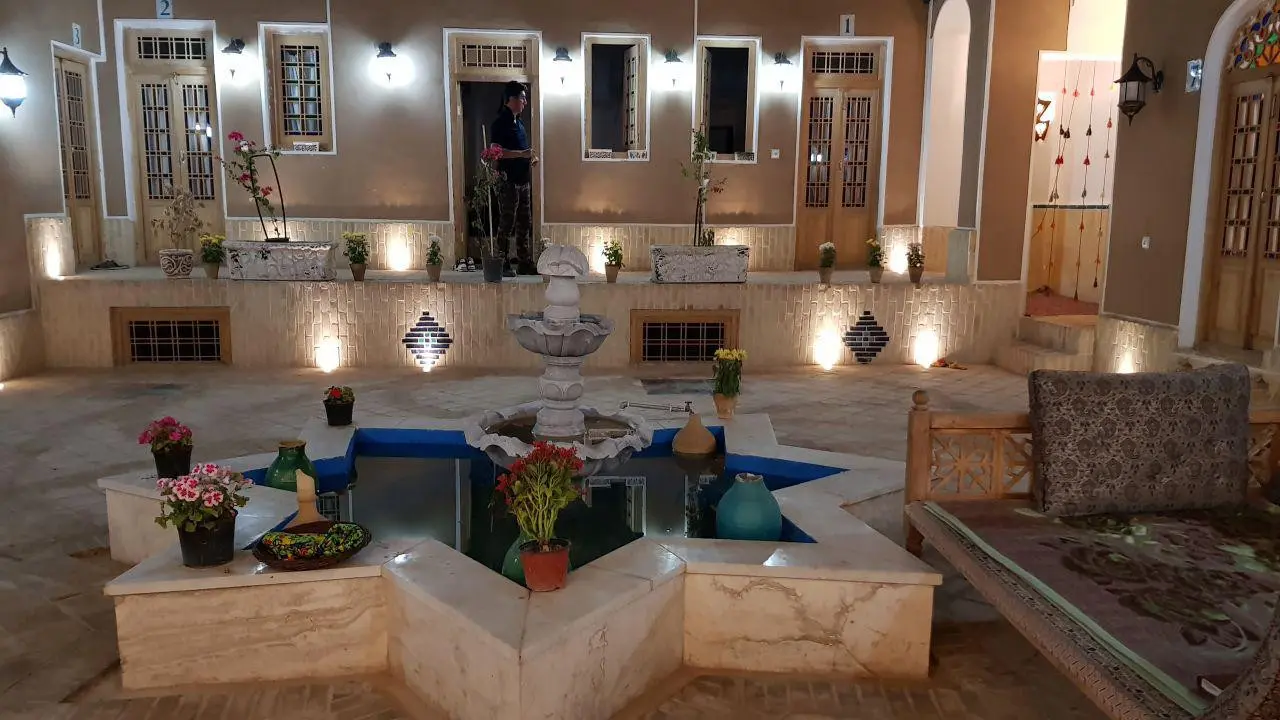 اقامت ارزان قیمت یزد