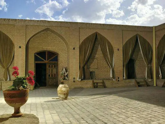 رزرو هتل در مهریز یزد