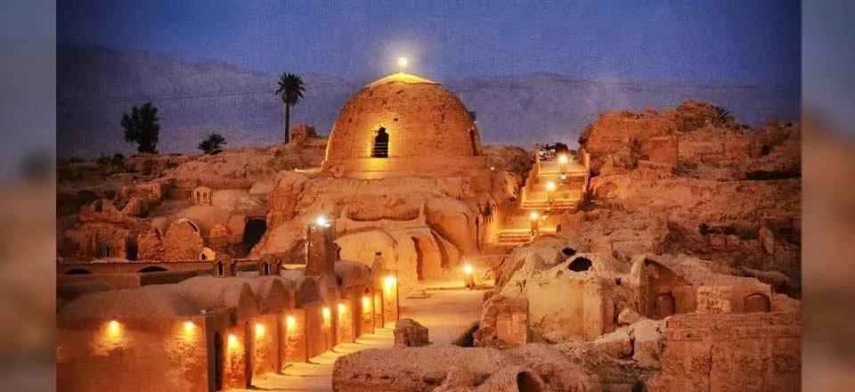 اقامتگاه بوم گردی نخل و نرگس در طبس