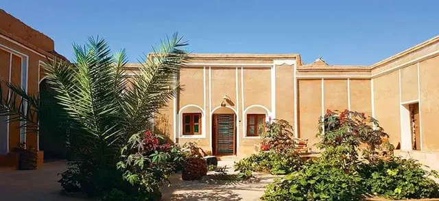 اقامتگاه شنزار در خور
