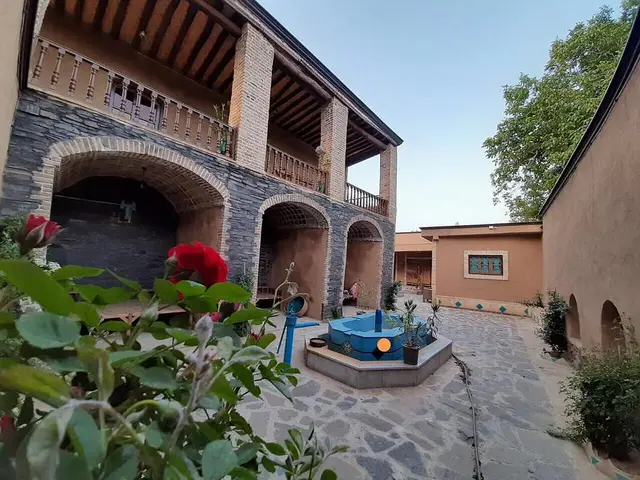 اجاره خانه سنتی در همدان