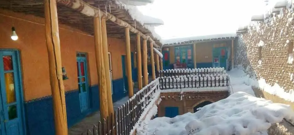اقامتگاه بوم گردی خاطره لالجین در بهار