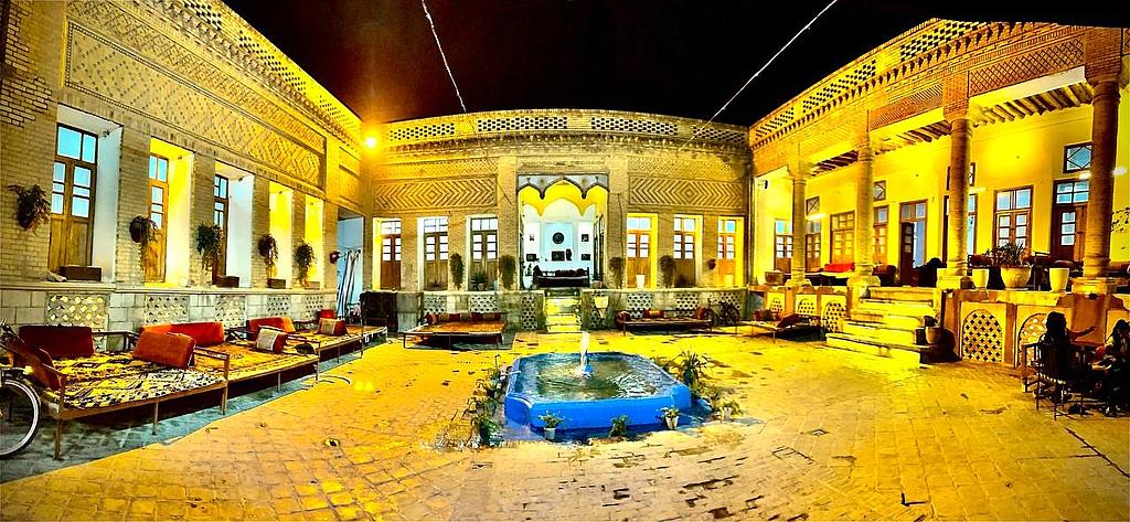 اقامتگاه بوم گردی چهل دری(عمارت محسنی)بهبهان