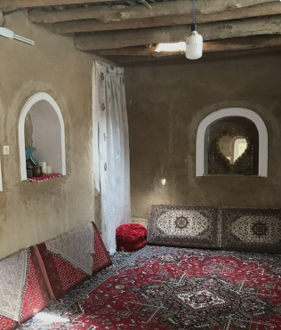 سوئیت  بوم گردی آتشکده کهن در محلات
