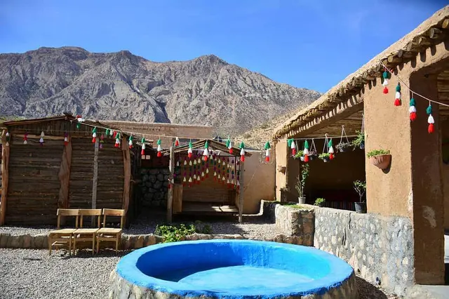 اقامتگاه بوم گردی آسمان آبی در فسا