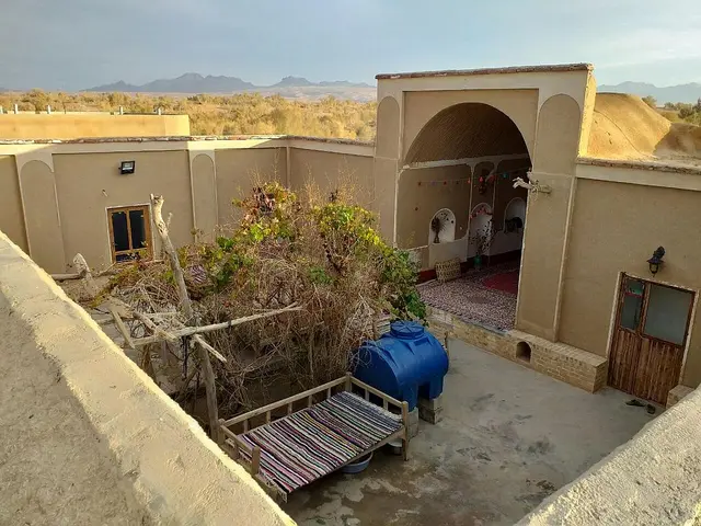 اجاره اقامتگاه بوم گردی در خور و بیابانک