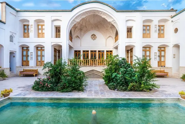 هتل سنتی فلاحتی در کاشان