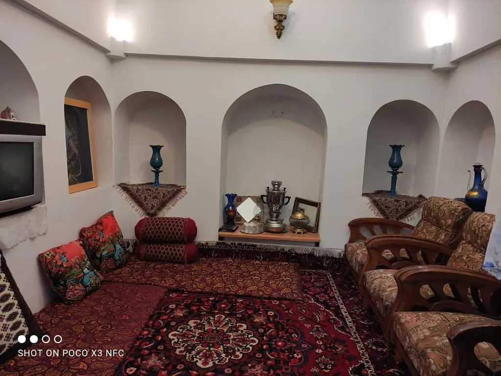 اجاره اقامتگاه بوم گردی استاد ایاز در باغ بهادران