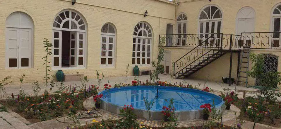 بوم گردی چهل پنجره یزد