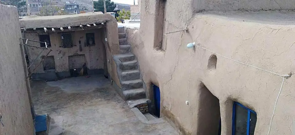 اقامتگاه زاغ بور در شاهرود