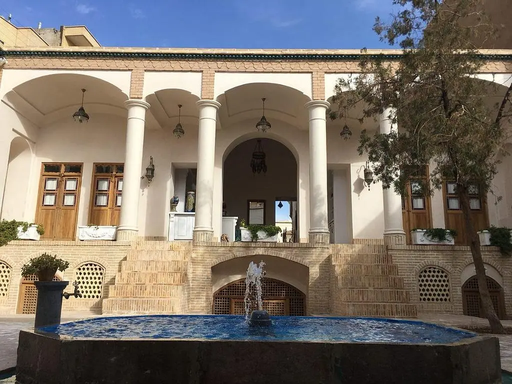 رزرو هتل سنتی آریانا در کاشان