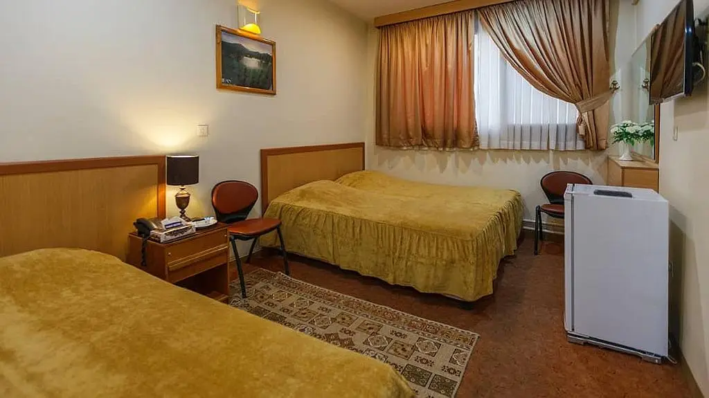 رزرو سوئیت در شیراز سه تخته