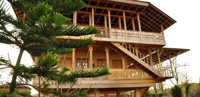 اقامتگاه عمارت ملک رشت