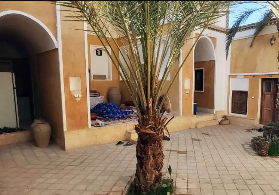 اقامتگاه شب سرا در خور