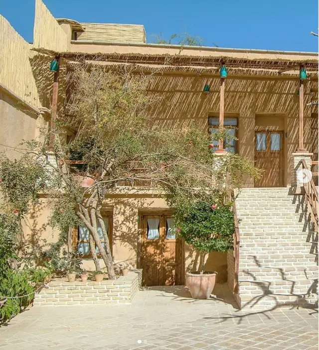اقامتگاه خانه لیرک در مرودشت