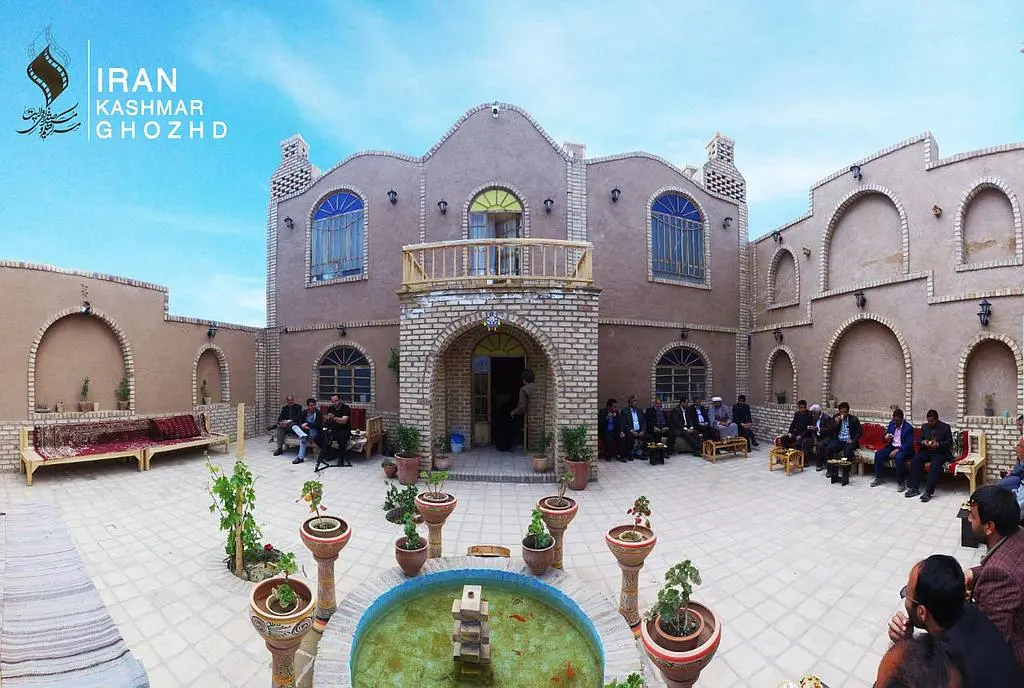 اقامتگاه بوم گردی رمضان بیگ کاشمر
