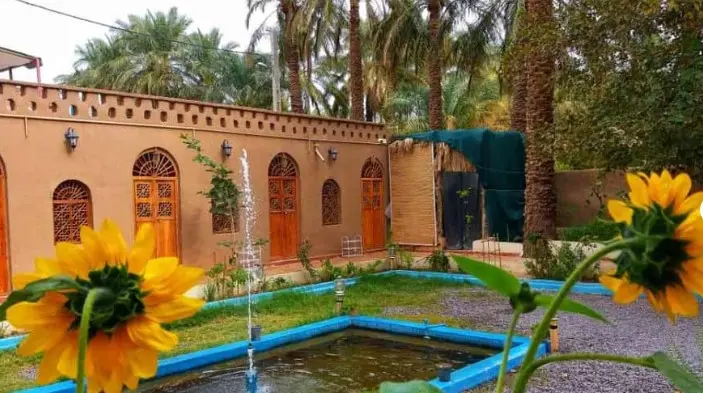 اقامتگاه بوم گردی نخل و نارنج در بم