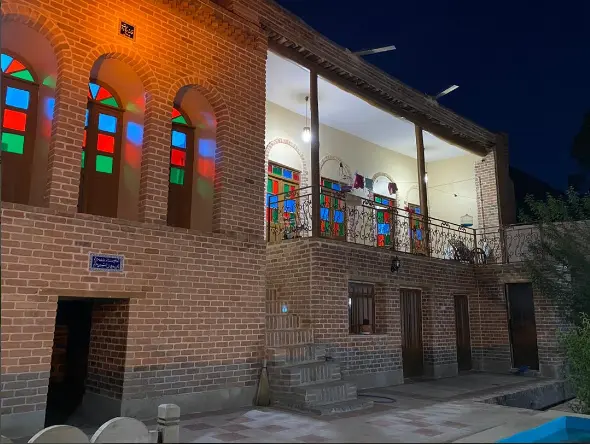 اقامتگاه خانه سادات در تویسرکان