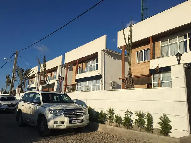 مجموعه بحری لند بندرانزلی