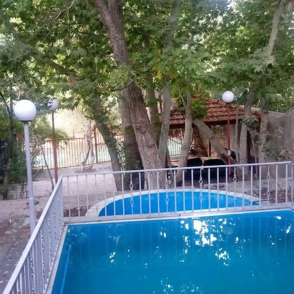 اجاره ویلا در باغ بهادران لب رودخانه