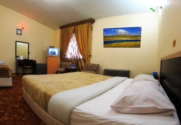 اتاق سه تخته هتل جهانگردی خلخال