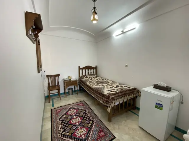 اجاره اتاق تک تخته هتلی در کاشان