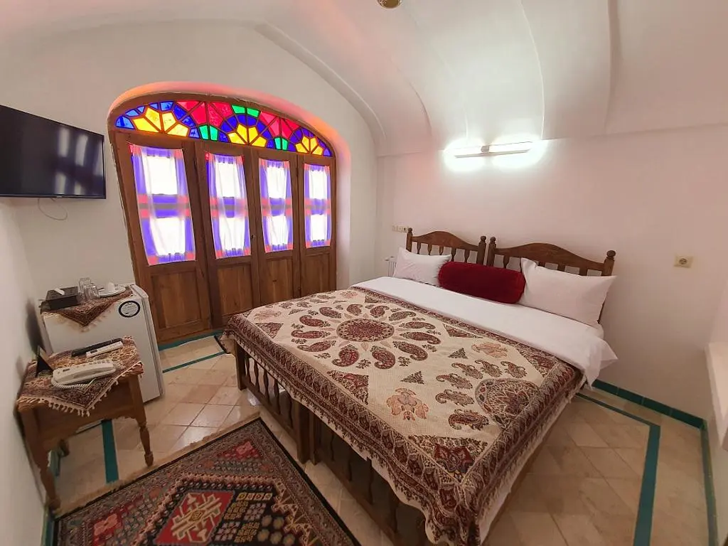 اجاره اتاق 2 تخته دبل در هتل اطلسی کاشان