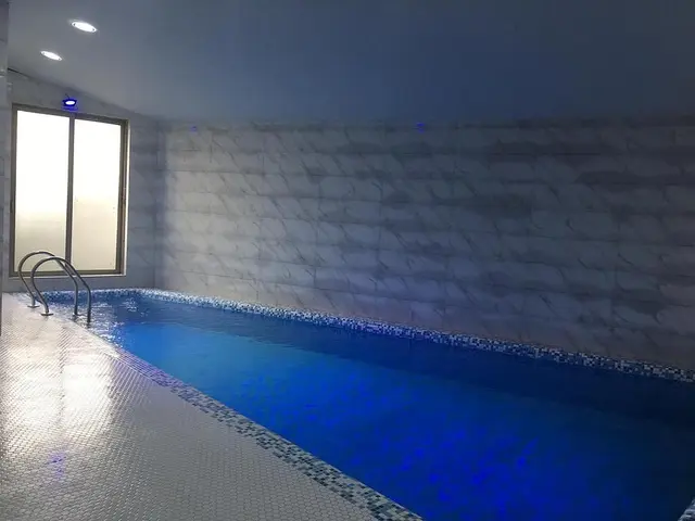 ویلا استخردار دوبلکس سفید 