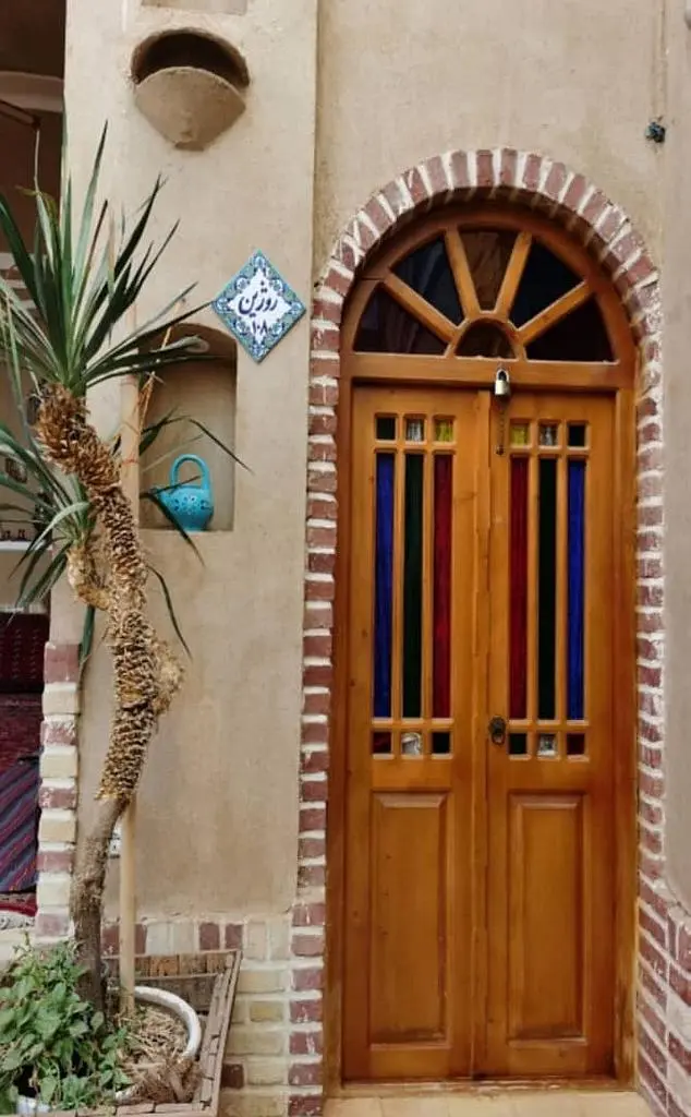 رزرو کوتاه مدت اتاق در خور و بیابانک 