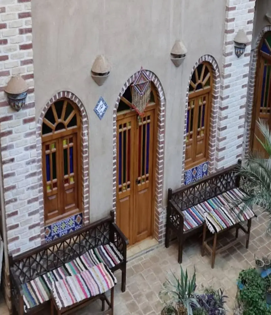 رزرو روزانه اقامتگاه در خور و بیابانک 
