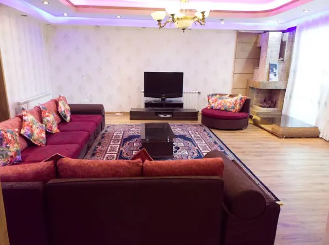 ویلا باغ لب آب روزانه در باغ بهادران
