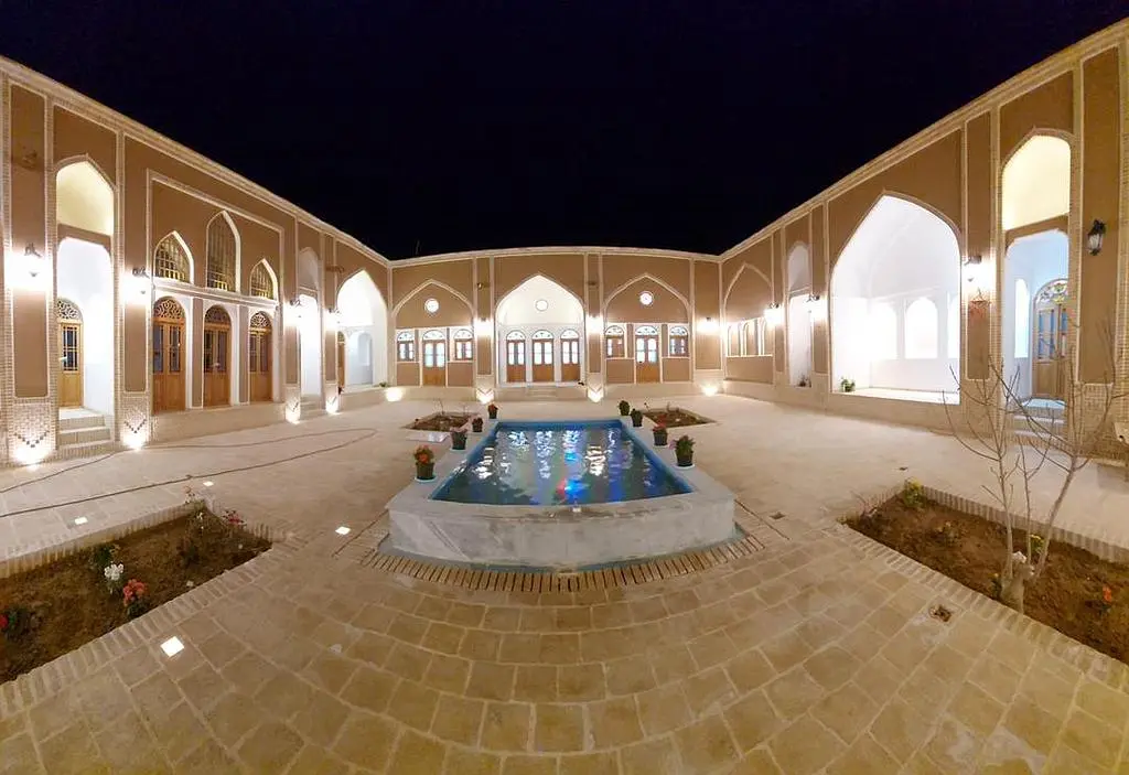 بومگردی پنجه افتاب اردستان