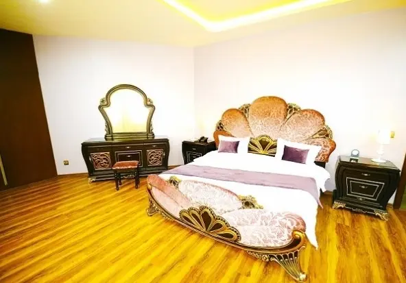 سوئیت چهار تخته جکوزی‌دار سرعین