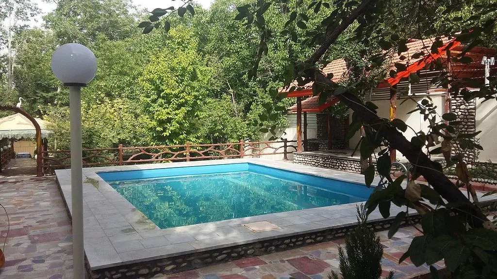 اجاره باغ برای میهمانی در اصفهان -باغ بهادران