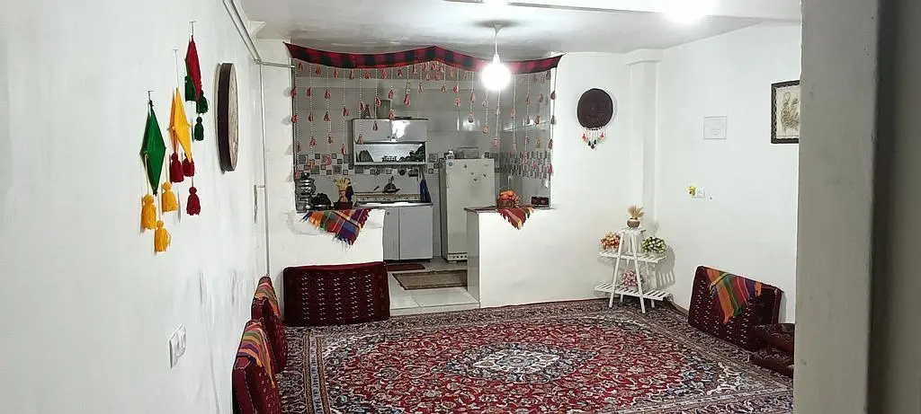 اقامتگاه کارزان با پارکینگ اختصاصی پاوه داریان