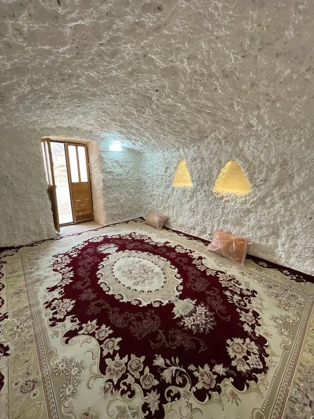 اتاق دستکندکالی مجتمع گردشگری ساباط 